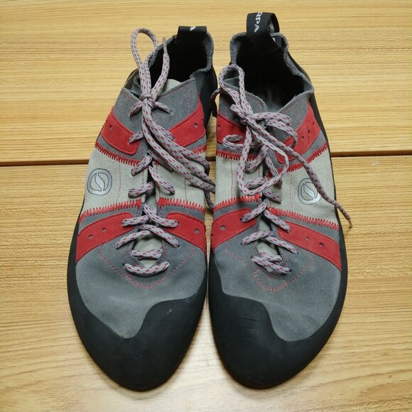 SCARPA‎ Helix Climbing Vibram Shoes - Picture 2 of 6